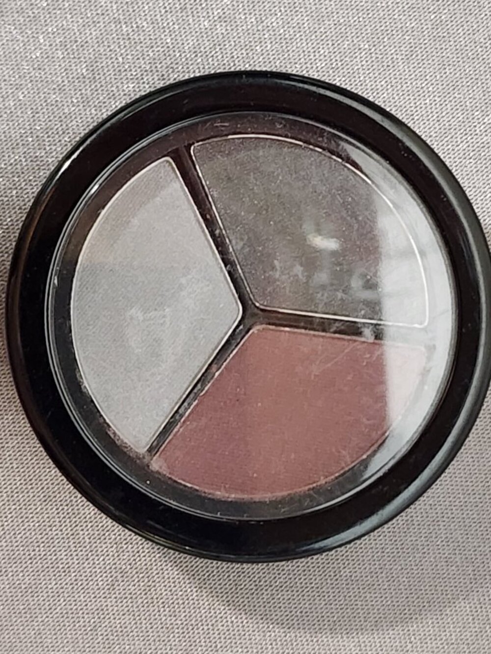 Mary Kay Lush Hues Eye Color Trio Precious Metals #3923 .14oz Silver Gray Mauve